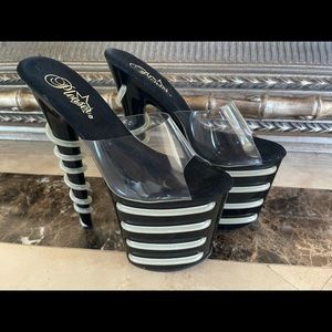 Amazing UV Pleaser Heels Size 6